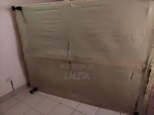 King/Queen size large bed with Mattress