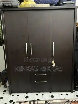 Queenston 3 Door Wardrobe