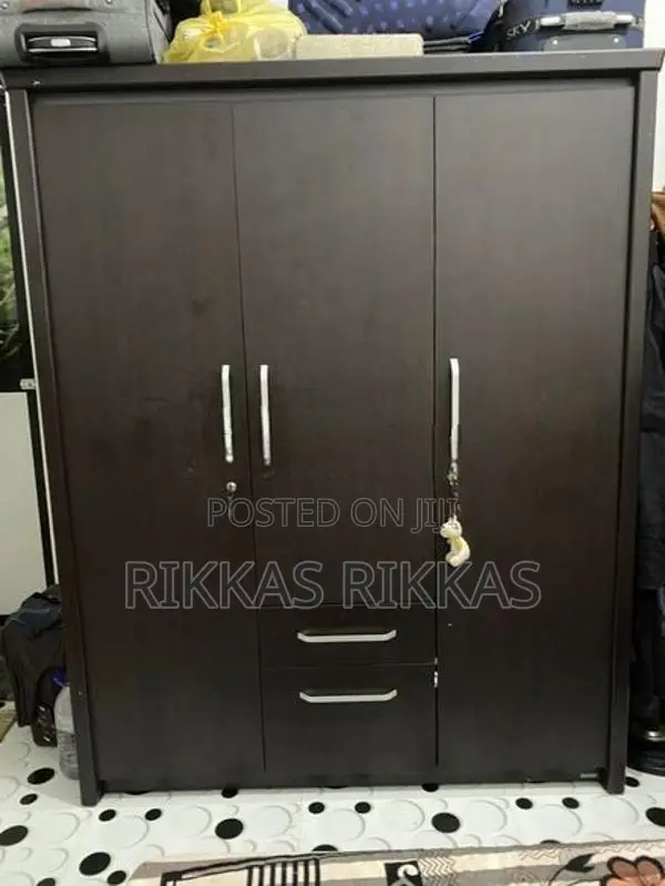 Queenston 3 Door Wardrobe