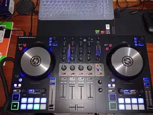 Traktor control S3 - 4 Channel Dj Controller Set