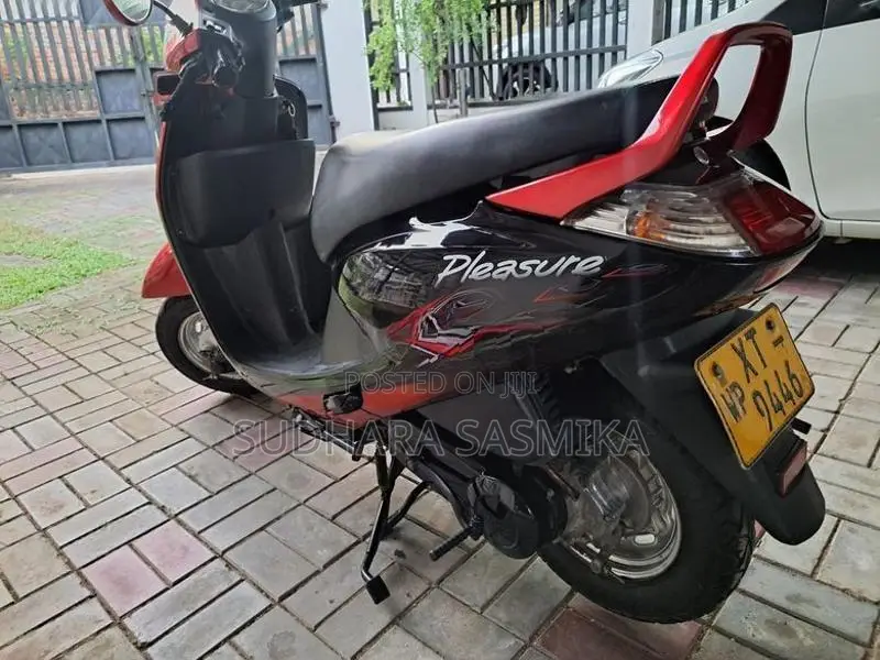 Hero Pleasure Honda 2012