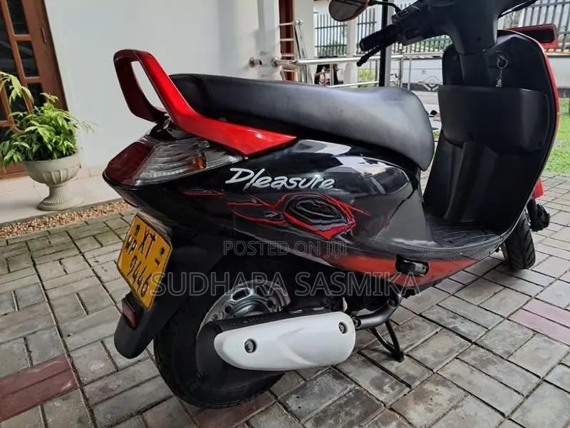 Hero Pleasure Honda 2012