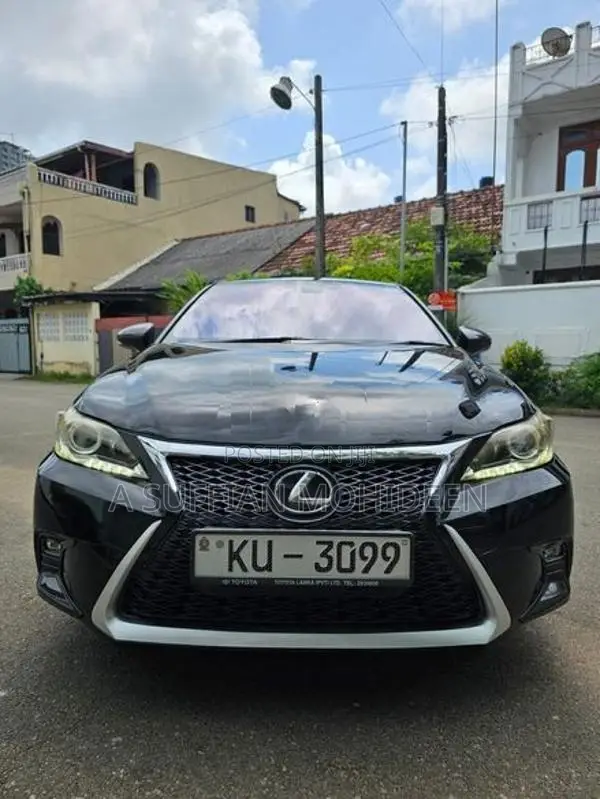 Lexus CT-200H 2012