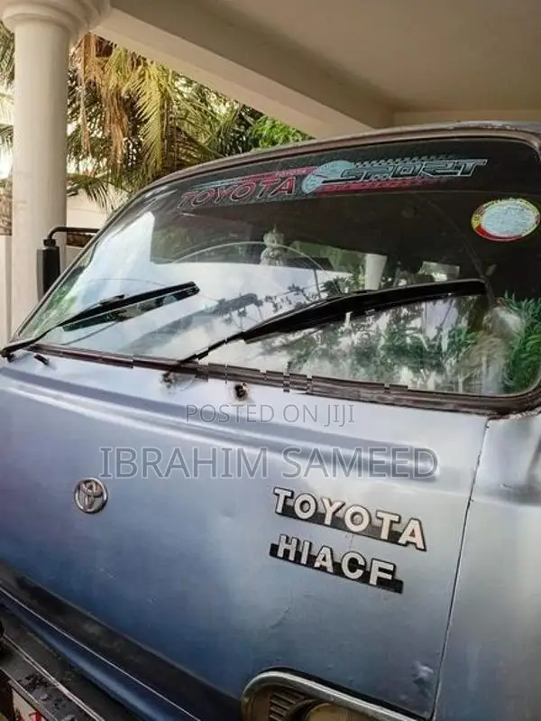 Toyota Hiace 2012