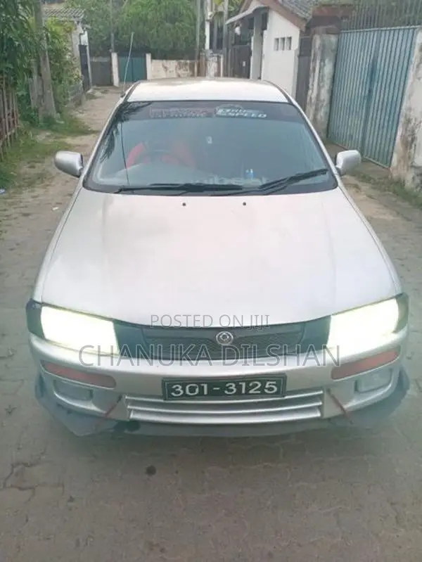 Mazda Familia 2000