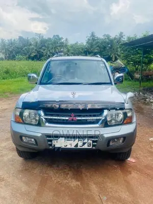 Mitsubishi Montero 2004