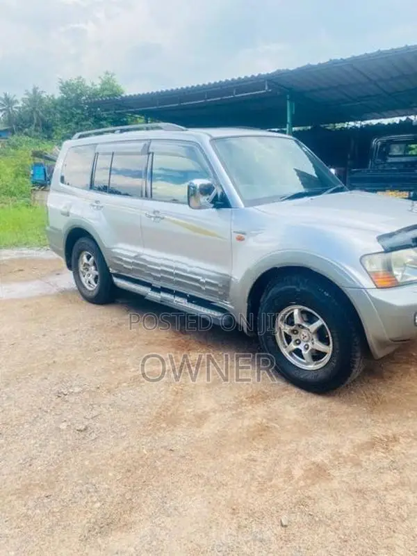 Mitsubishi Montero 2004