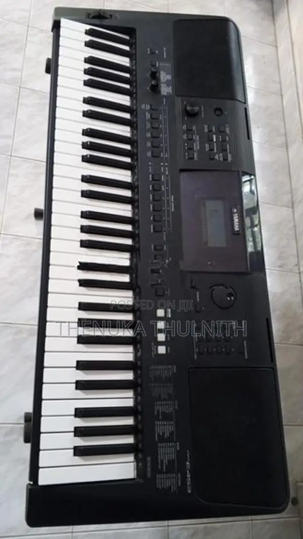Yamaha PSR E453