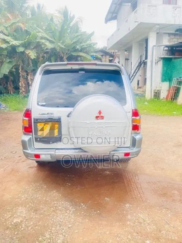 Mitsubishi Montero 2004