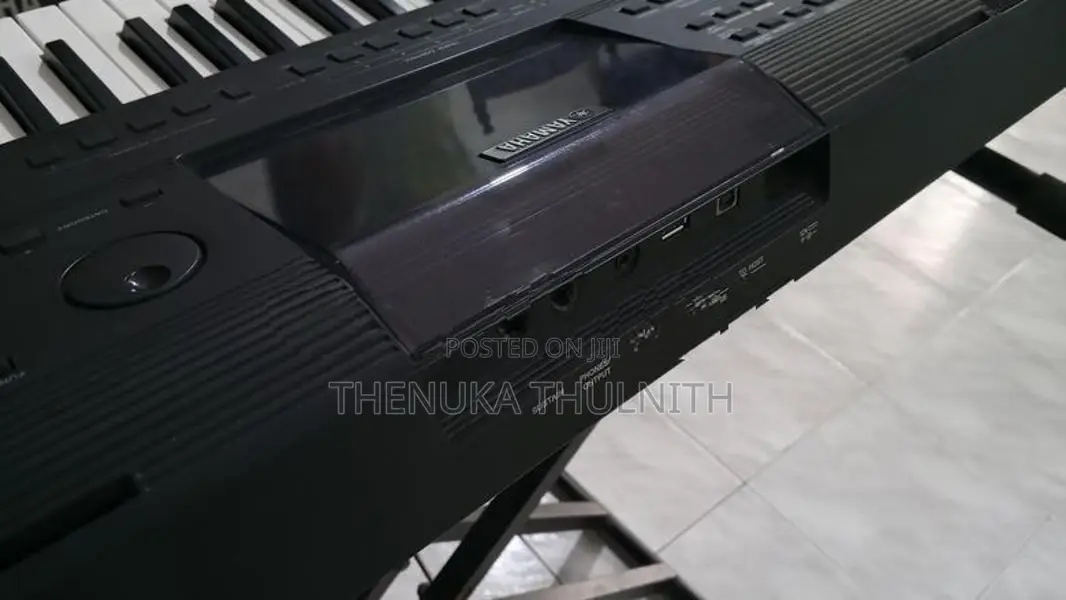 Yamaha PSR E453