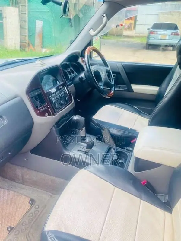 Mitsubishi Montero 2004