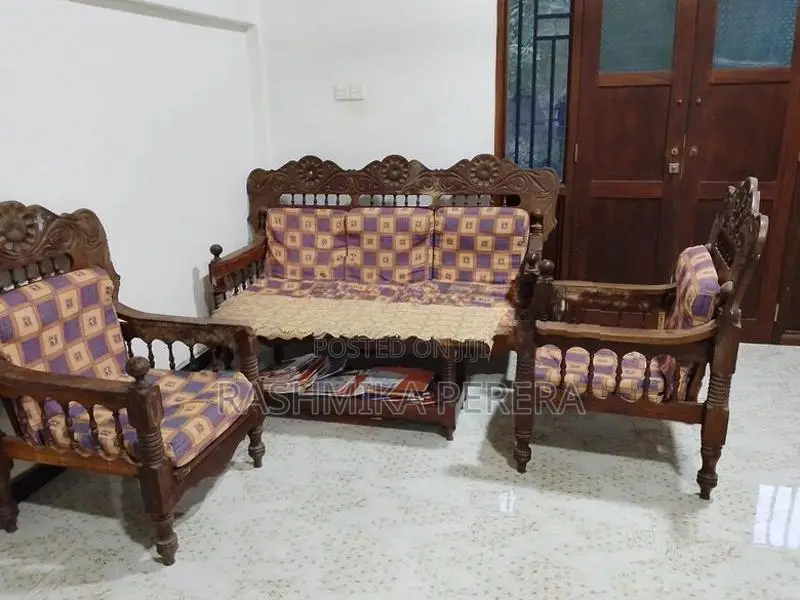 පුටු සෙටිය