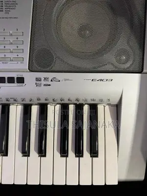 Yamaha PSR E403 Keyboard