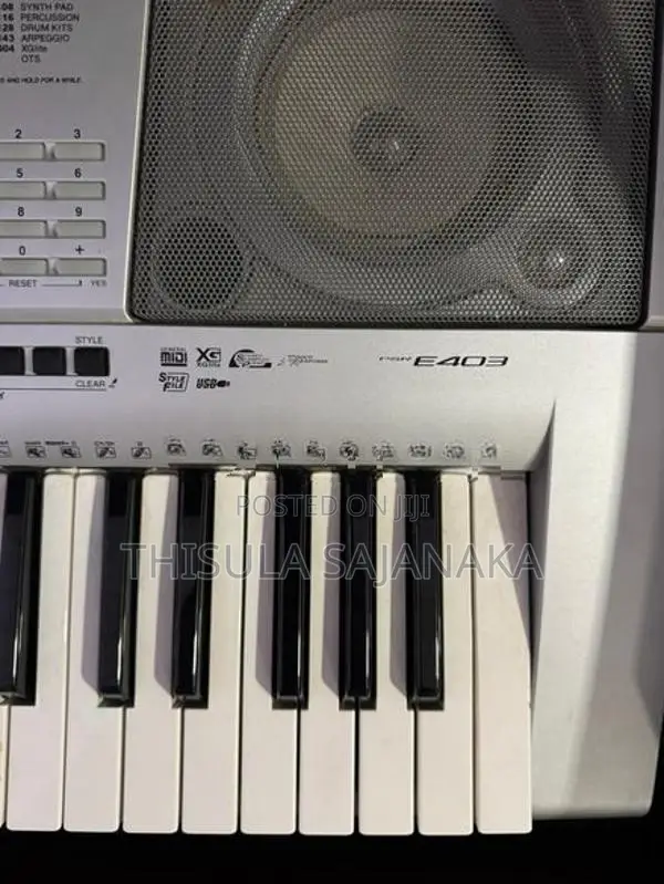 Yamaha PSR E403 Keyboard