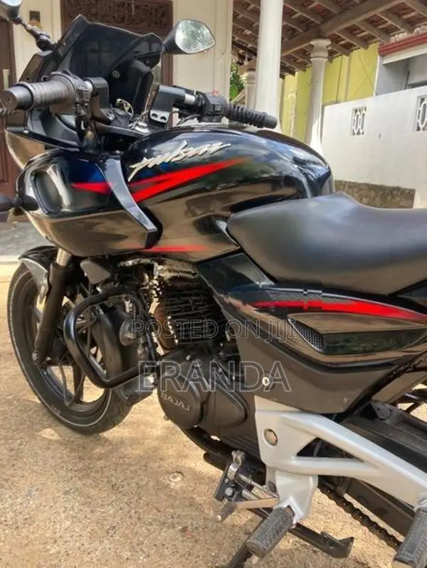 Bajaj Pulsar 220F 2010