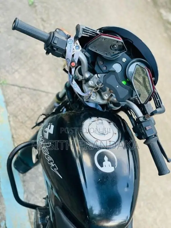 Bajaj Pulsar 180 2005