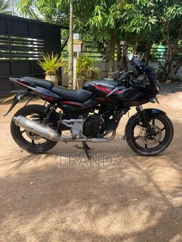 Bajaj Pulsar 220F 2010
