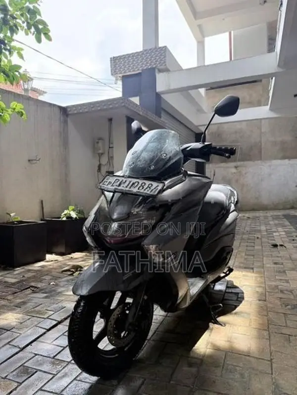 Suzuki Burgman 2019
