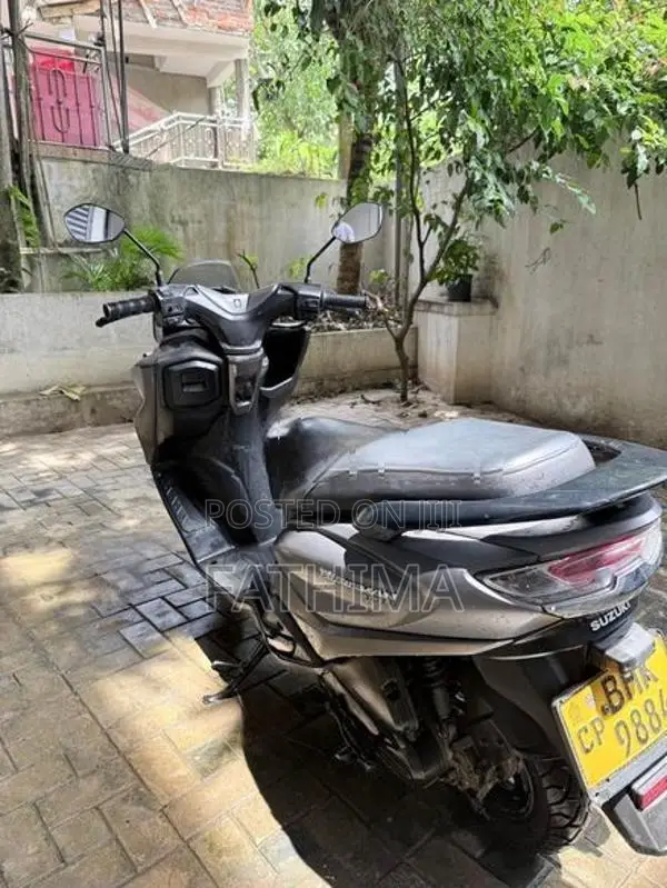 Suzuki Burgman 2019