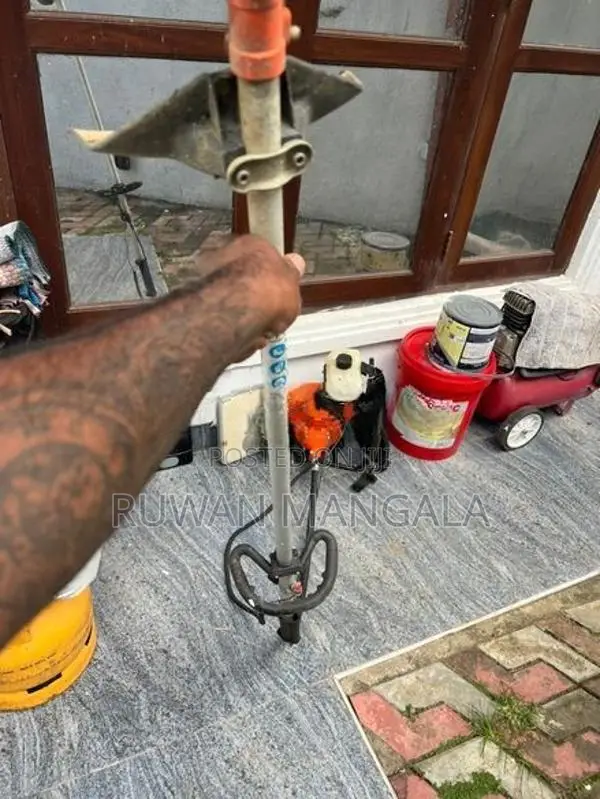 Grass Cutting Machine