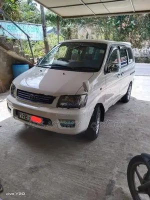Toyota Noah GL 2002