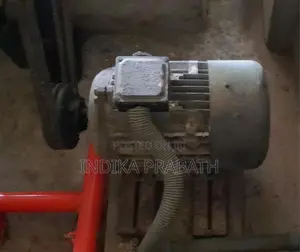 වී කොටන යන්ත්‍රය සමඟ මෝටර්