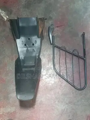 Bajaj Pulsar 180 Black Plastic Rear Mudguard with A Metal Saree Guard
