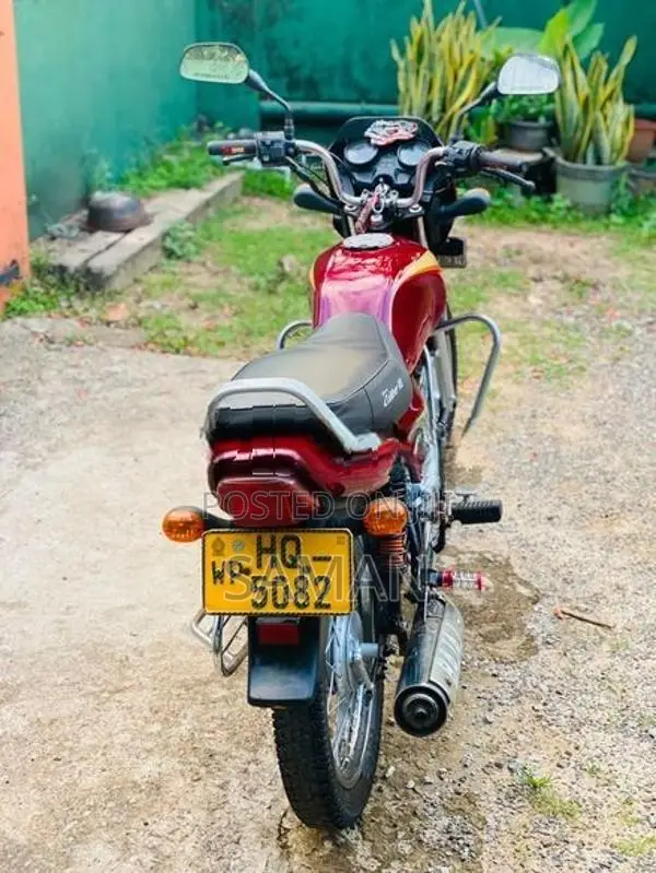 Bajaj Caliber 2005
