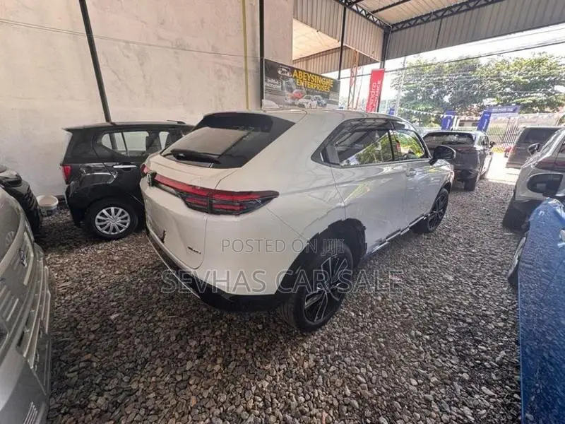 Honda Vezel z premium 2026