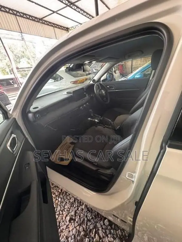 Honda Vezel z premium 2026