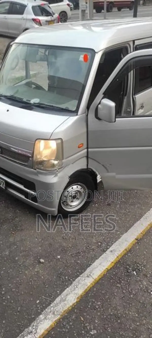 Suzuki Every 2011