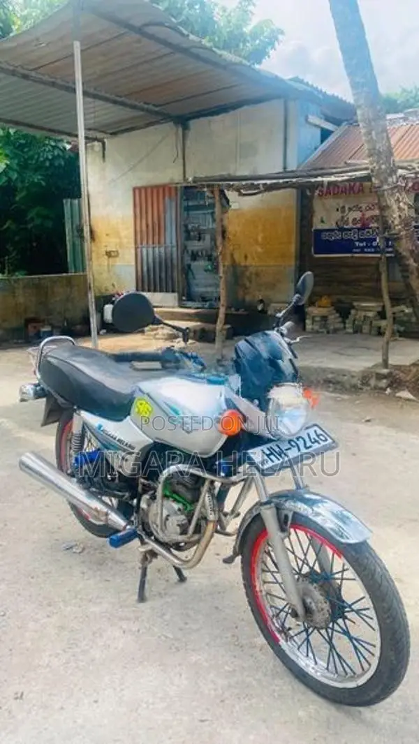 Bajaj Boxer 2004