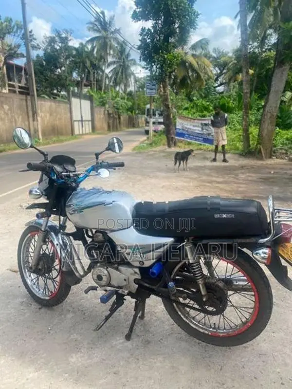 Bajaj Boxer 2004
