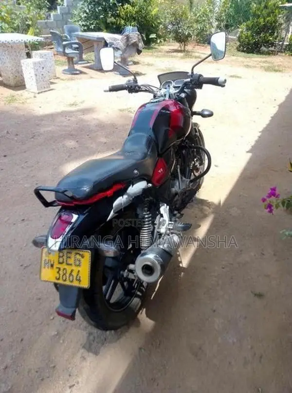 Bajaj V15 2016