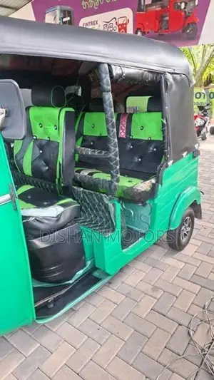 Bajaj RE 4 Storke 2018