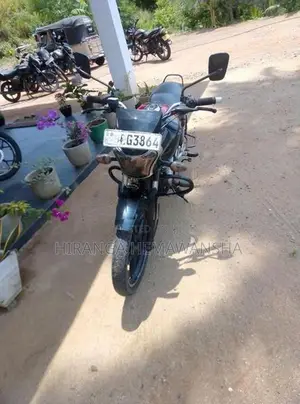 Bajaj V15 2016