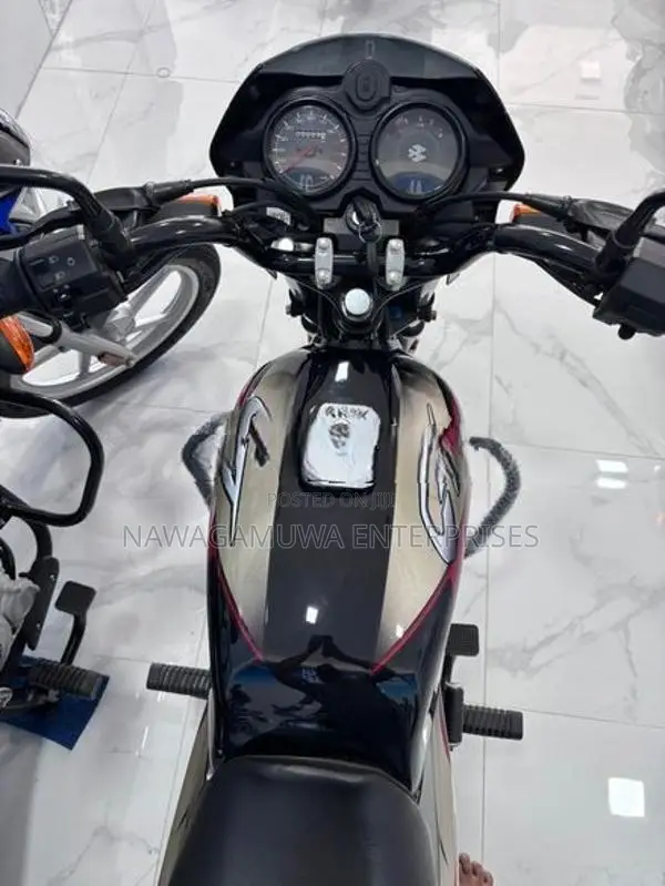 Bajaj CT100 ES 2026