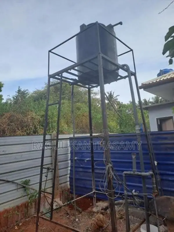 Water Tank with Iron Stand