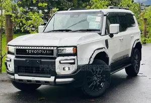 Toyota Land Cruiser VX 2025