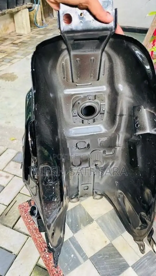 Bajaj Pulsar N160 Tank