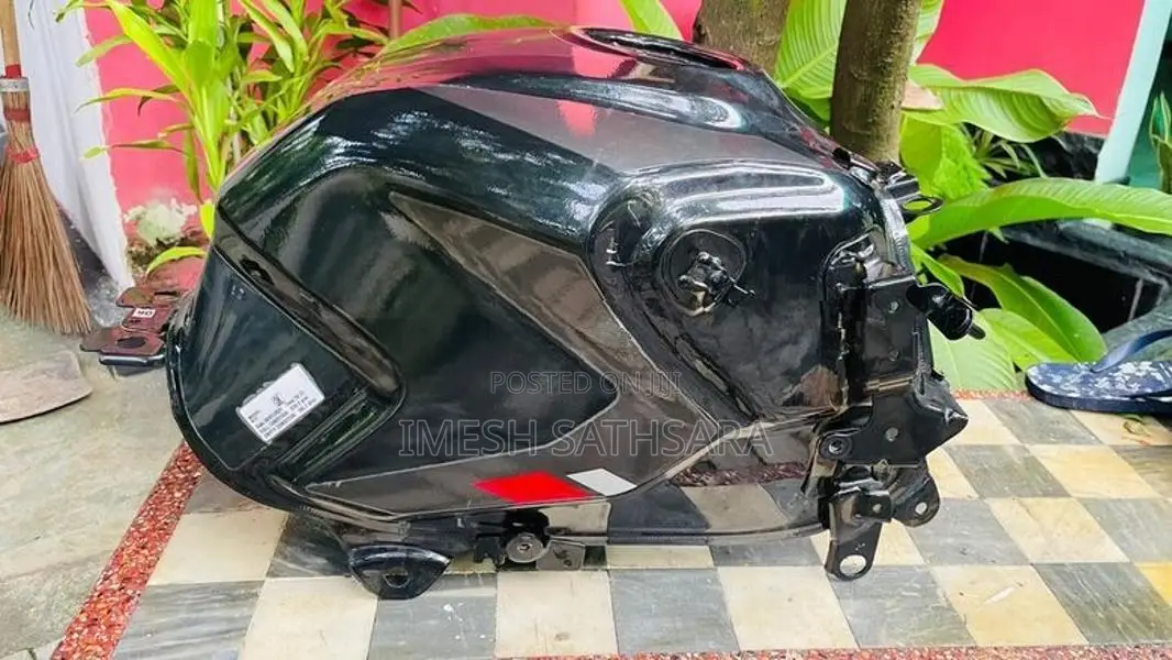 Bajaj Pulsar N160 Tank