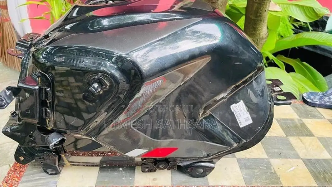 Bajaj Pulsar N160 Tank