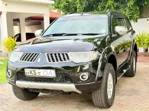 Mitsubishi Montero Sport 2011