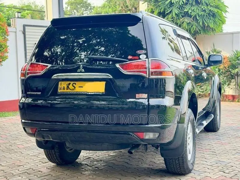 Mitsubishi Montero Sport 2011
