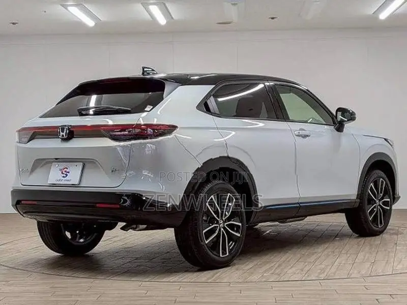Honda Vezel Z PLAY MOON ROOF 2026