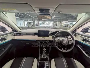 Honda Vezel Z PLAY MOON ROOF 2026