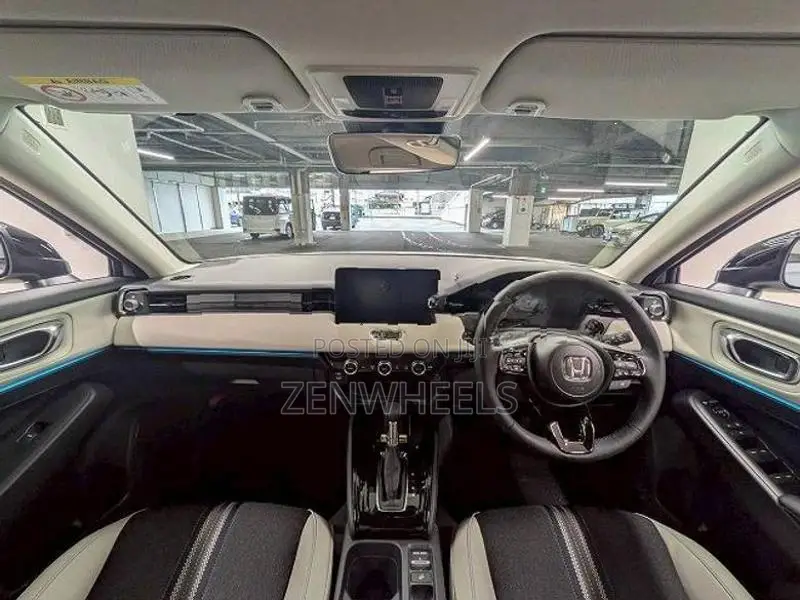 Honda Vezel Z PLAY MOON ROOF 2026
