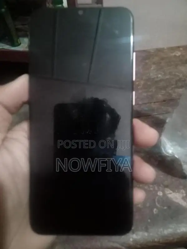 Samsung Galaxy A20e (Used)