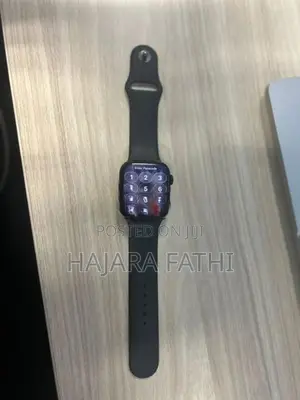 Apple Watch Series 8 45mm - Black Excellent*