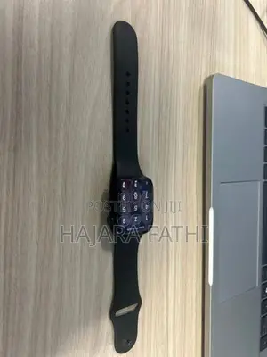 Apple Watch Series 8 45mm - Black Excellent*